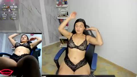 Snapshot of alayasmile chatting on June 21, 11:18 pm Alaya online show from June 21, 11:18 pm
