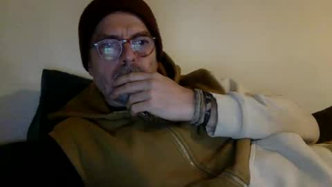 Snapshot of albandant chatting on December 24, 12:55 pm albandant online show from December 24, 12:55 pm