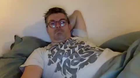 Snapshot of albandant chatting on December 27, 11:21 pm albandant online show from December 27, 11:21 pm