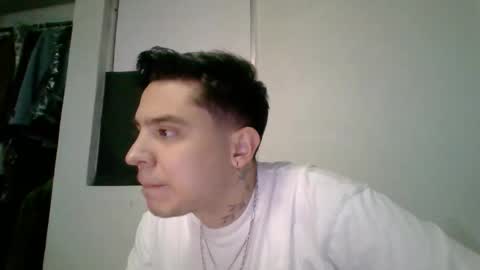 Snapshot of alber753713 chatting on June 3, 6:27 am alber753713 online show from June 3, 6:27 am