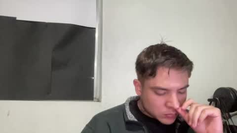 Snapshot of alber753713 chatting on June 14, 2:24 am alber753713 online show from June 14, 2:24 am