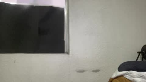 Snapshot of alber753713 chatting on June 14, 10:45 pm alber753713 online show from June 14, 10:45 pm