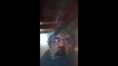 Snapshot of albertoto71 chatting on May 17, 8:12 am albertoto71 online show from May 17, 8:12 am