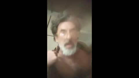 Snapshot of albertoto71 chatting on May 22, 2:51 am albertoto71 online show from May 22, 2:51 am