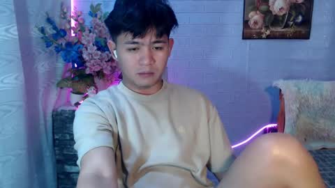 Snapshot of albertx_destroyer69 chatting on July 16, 2:06 am Albert online show from July 16, 2:06 am