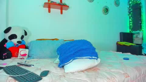 Snapshot of ale_horny_crazy chatting on February 5, 2:40 am NIKO online show from February 5, 2:40 am