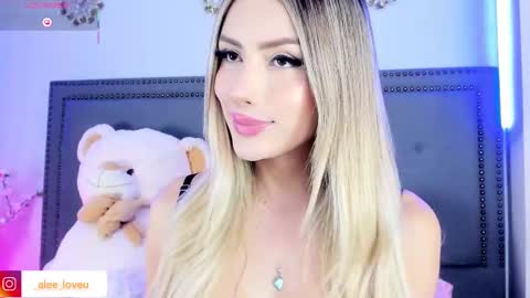 Snapshot of ale_love_ chatting on October 18, 2:14 am ALE LOVE online show from October 18, 2:14 am