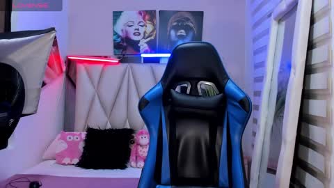 Snapshot of ale_noah_xxx chatting on December 15, 12:51 am ale_noah_xxx online show from December 15, 12:51 am