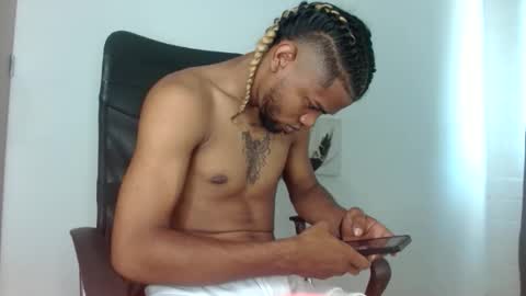 ale_squirt333 online show from February 13, 2:24 pm