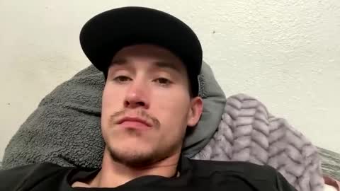 Snapshot of alecurclit chatting on December 16, 12:15 am alecurclit online show from December 16, 12:15 am