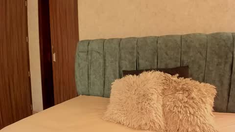 Snapshot of aleera_walton chatting on February 5, 7:40 pm Aleera online show from February 5, 7:40 pm