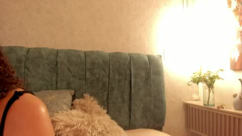 Aleera online show from March 31, 7:58 pm