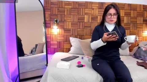 Snapshot of aleessiia chatting on April 14, 1:28 pm alessia online show from April 14, 1:28 pm