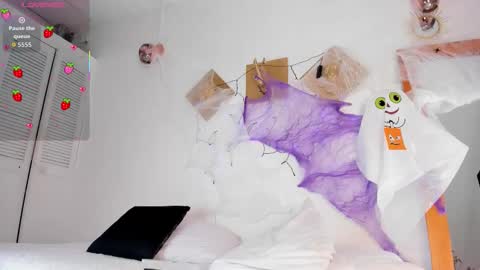 Snapshot of aleexiiaa chatting on October 30, 1:45 pm aleexiiaa online show from October 30, 1:45 pm