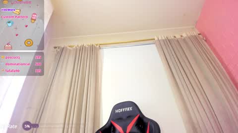 Aleja Hill online show from December 11, 11:30 am