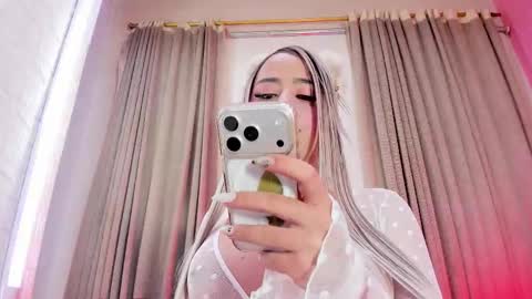 Aleja Hill online show from November 2, 3:47 pm