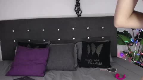 Snapshot of aleja_spearsx chatting on November 25, 12:49 pm Alejandra online show from November 25, 12:49 pm