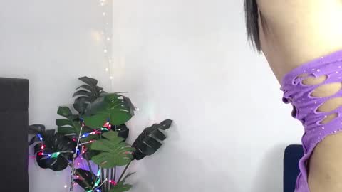 Snapshot of aleja_spearsx chatting on December 13, 11:43 pm Alejandra online show from December 13, 11:43 pm