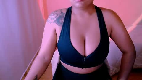 Snapshot of alejandra_conde chatting on May 1, 11:09 pm Alejandra online show from May 1, 11:09 pm