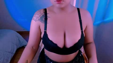 Snapshot of alejandra_conde chatting on May 4, 9:22 pm Alejandra online show from May 4, 9:22 pm