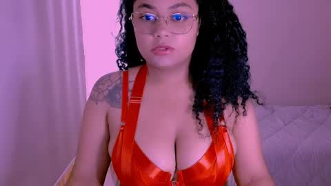 Snapshot of alejandra_conde chatting on May 18, 6:25 pm Alejandra online show from May 18, 6:25 pm