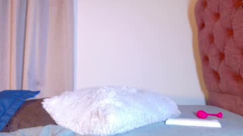 alejandra_dunn1 online show from May 16, 12:29 am