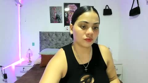 Snapshot of alejandra_evanss chatting on June 22, 3:08 am alejandra_evanss online show from June 22, 3:08 am