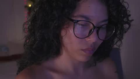 Snapshot of alejandra_kiss98 chatting on December 11, 11:10 pm O.F alejandra h1998 stream 300 pm - 1100 pm online show from December 11, 11:10 pm