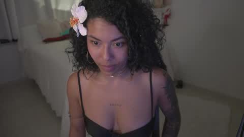 Snapshot of alejandra_kiss98 chatting on December 13, 4:00 am O.F alejandra h1998 stream 300 pm - 1100 pm online show from December 13, 4:00 am