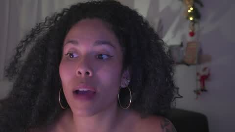 Snapshot of alejandra_kiss98 chatting on December 16, 2:15 am O.F alejandra h1998 stream 300 pm - 1100 pm online show from December 16, 2:15 am