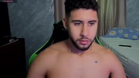 Snapshot of alejandrojf_00 chatting on June 19, 9:40 pm Daiki jack online show from June 19, 9:40 pm
