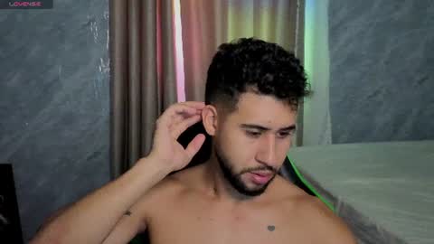 Snapshot of alejandrojf_00 chatting on June 25, 6:34 pm Daiki jack online show from June 25, 6:34 pm