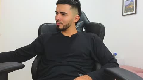 alejandroo_7 online show from January 22, 9:54 pm