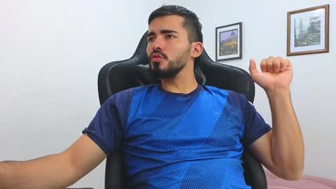 alejandroo_7 online show from February 8, 9:04 pm