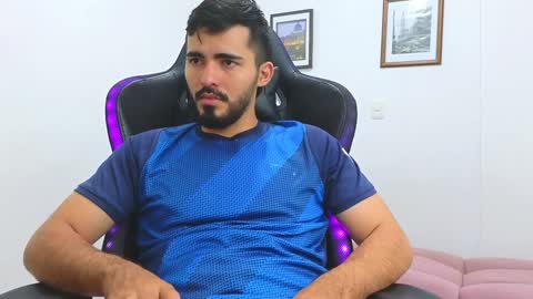 alejandroo_7 online show from February 9, 12:06 am