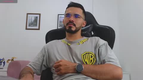 alejandroo_7 online show from October 15, 6:41 pm