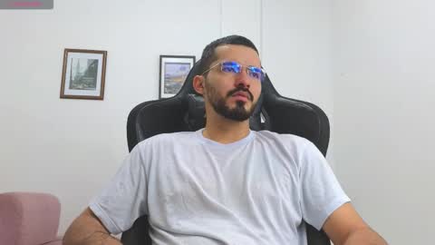 alejandroo_7 online show from November 29, 3:15 pm