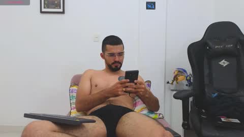 Snapshot of alejandroo_7 chatting on February 2, 6:06 pm alejandroo_7 online show from February 2, 6:06 pm