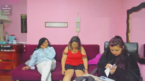 Snapshot of alejita_smithh chatting on November 5, 1:27 am zoe and Kataleya online show from November 5, 1:27 am