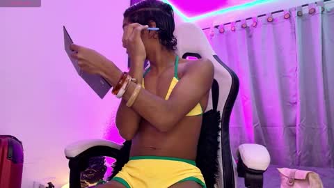 Snapshot of alejo_cute chatting on September 23, 8:34 pm alejo_cute online show from September 23, 8:34 pm