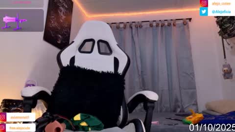 Snapshot of alejo_cute chatting on October 1, 11:44 pm alejo_cute online show from October 1, 11:44 pm