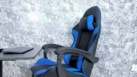 Snapshot of alejo_peverell chatting on December 17, 7:31 pm alejo peverell online show from December 17, 7:31 pm