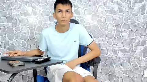 Snapshot of alejo_peverell chatting on January 11, 6:13 pm alejo peverell online show from January 11, 6:13 pm