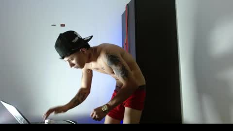 alejo online show from April 21, 9:39 pm