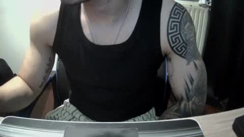 alejoduarte16 online show from June 16, 8:22 pm