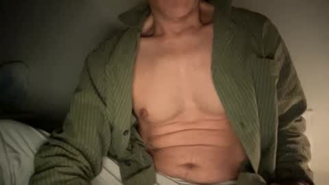 alejoramirez1220 online show from February 15, 5:37 am