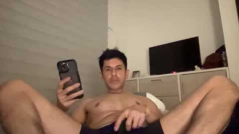 alejoramirez1220 online show from February 22, 5:51 am