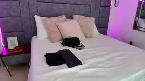 aleka_williams_ online show from September 9, 12:59 pm