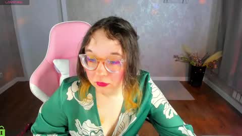 Snapshot of aleks_caste chatting on May 7, 1:44 am Aleks online show from May 7, 1:44 am