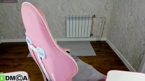 Snapshot of aleks_caste chatting on May 10, 1:11 am Aleks online show from May 10, 1:11 am